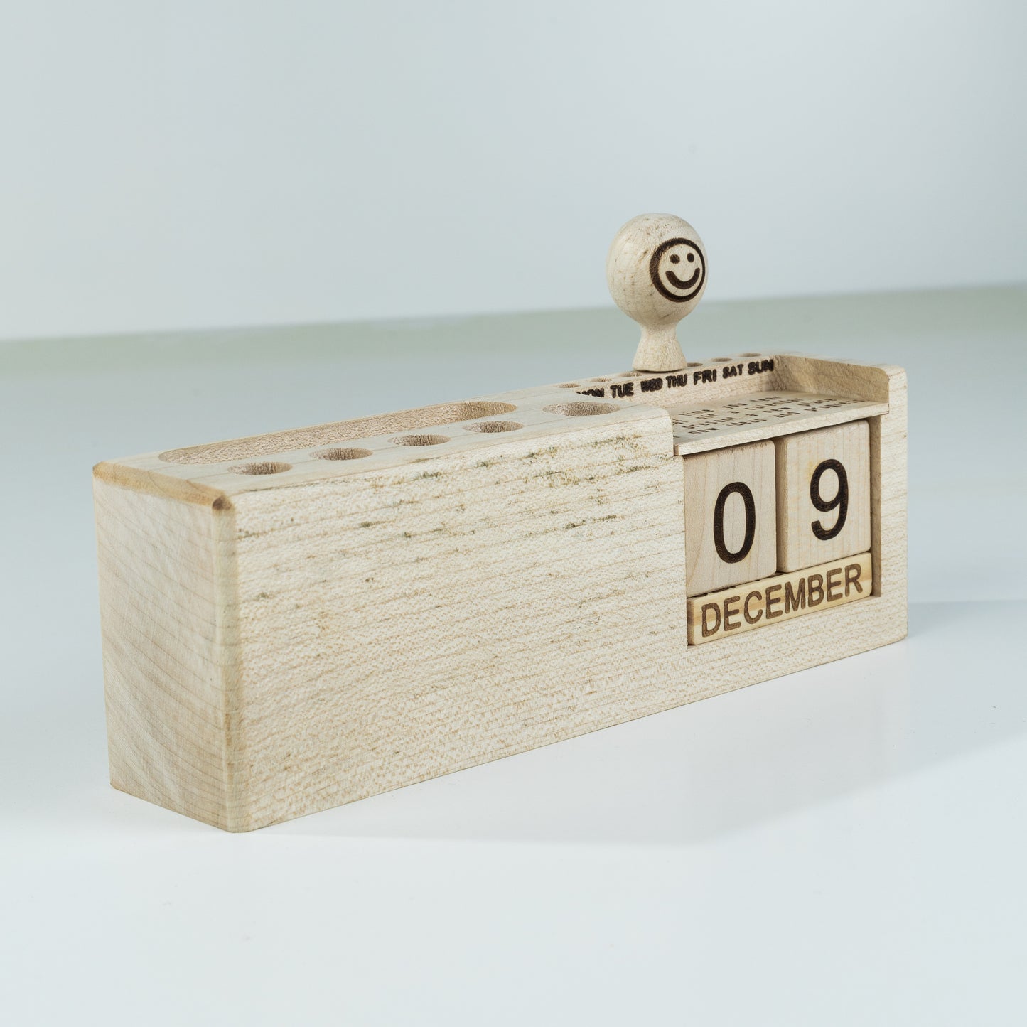 WOODEN DESK ORGANISER WITH CALENDAR