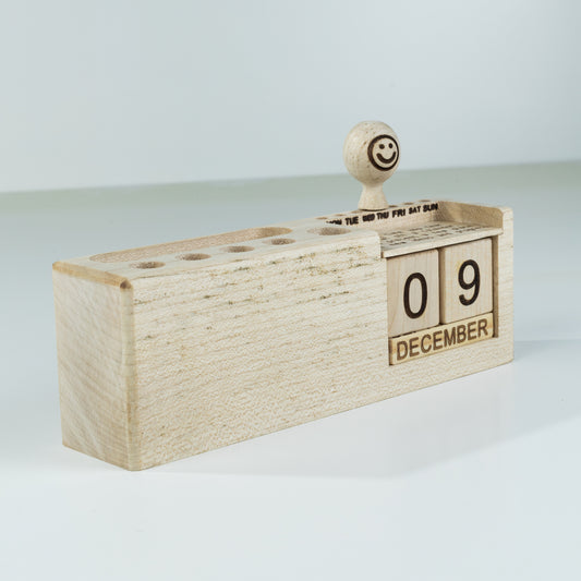 WOODEN DESK ORGANISER WITH CALENDAR