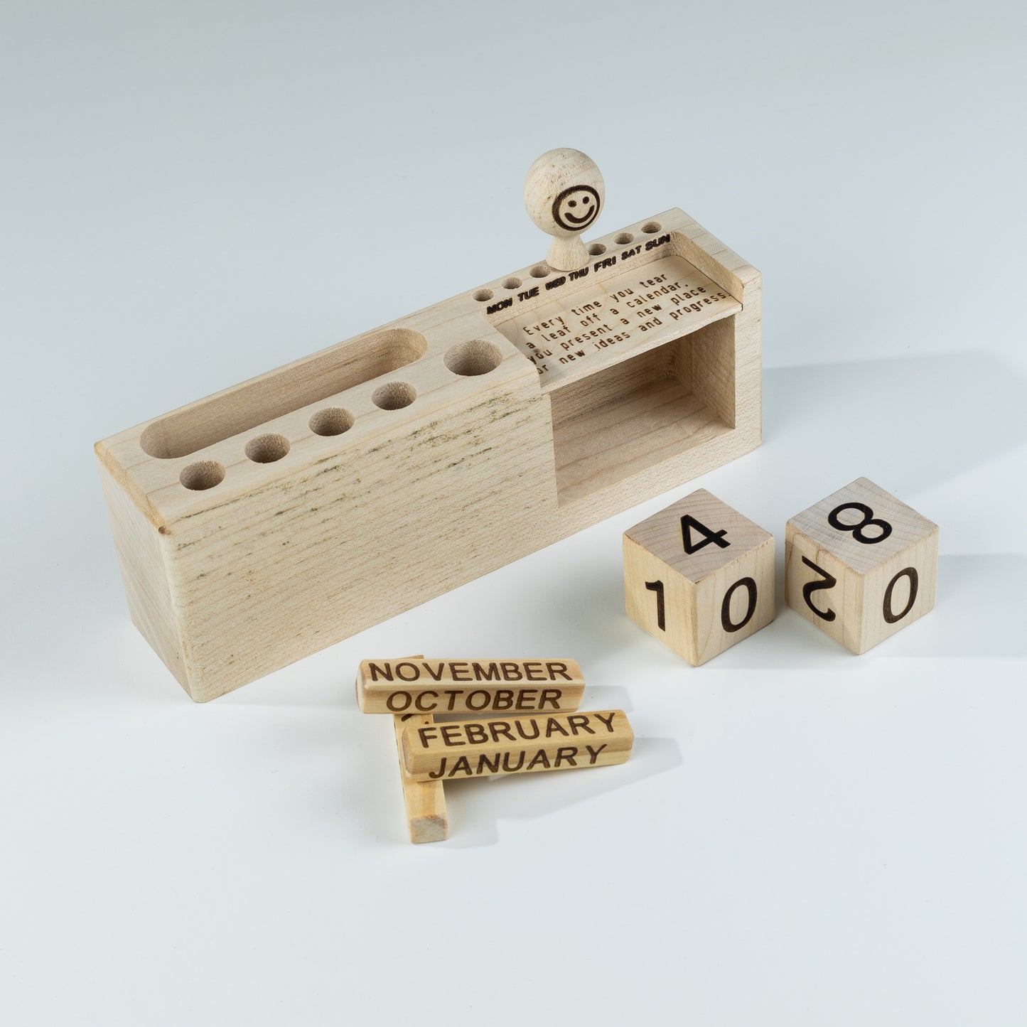 WOODEN DESK ORGANISER WITH CALENDAR