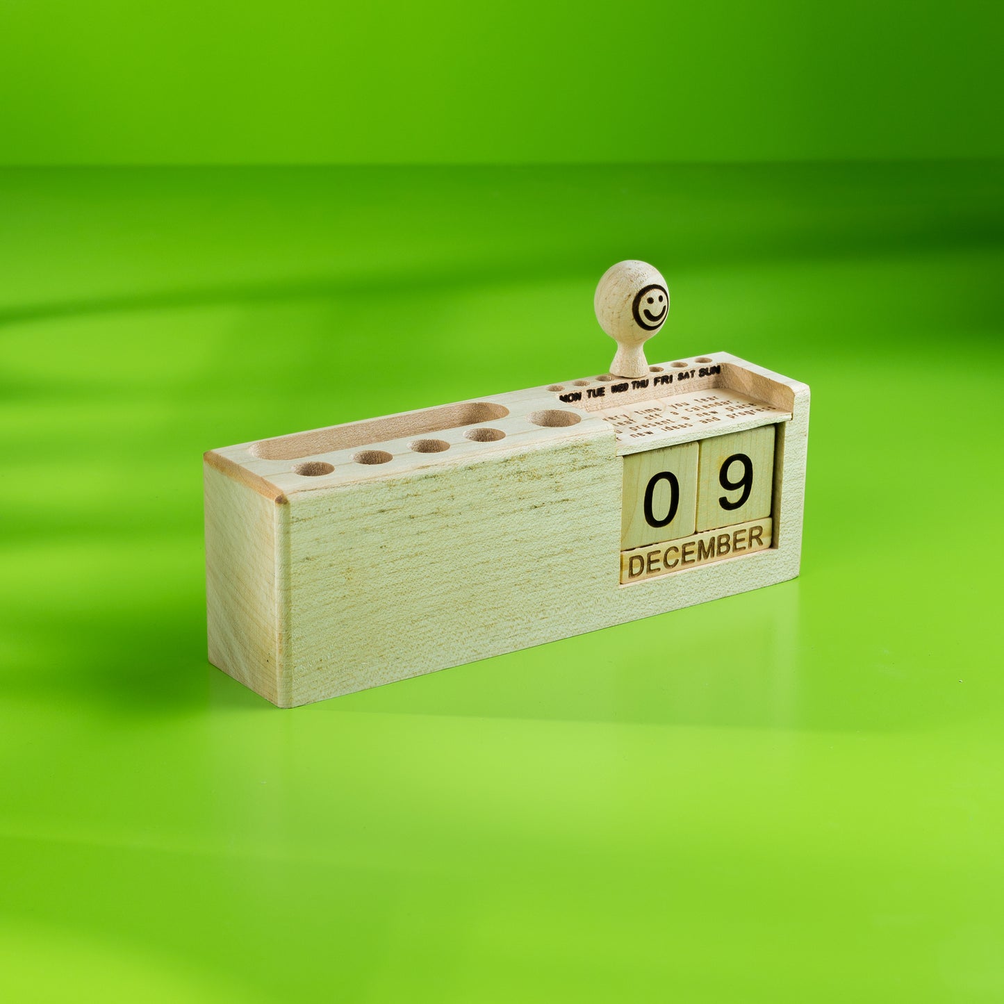 WOODEN DESK ORGANISER WITH CALENDAR